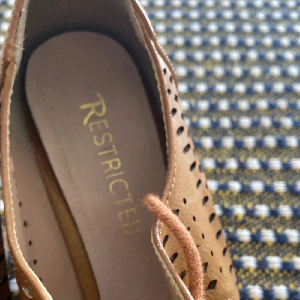 Restricted Brown Leather Wedge Shoes with Perforated Design - Picture 4 of 4